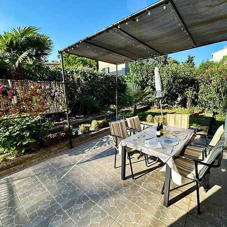 Cute Apartment In Rijeka Near Beach With Parking Exterior photo