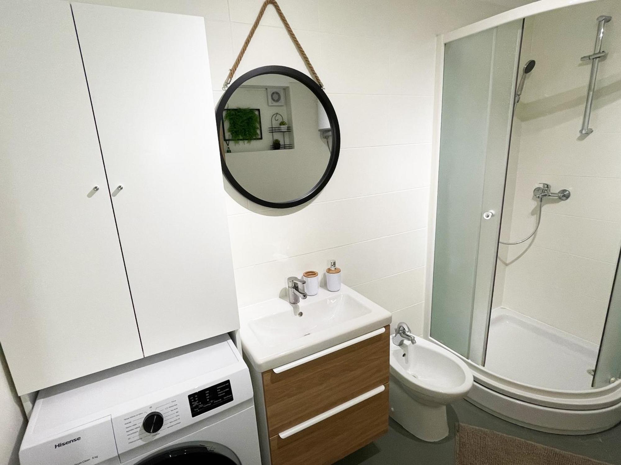 Cute Apartment In Rijeka Near Beach With Parking Exterior photo