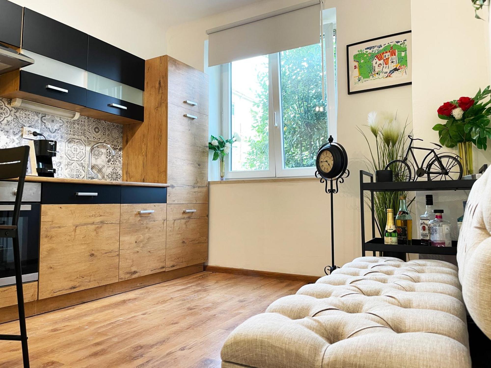 Cute Apartment In Rijeka Near Beach With Parking Exterior photo