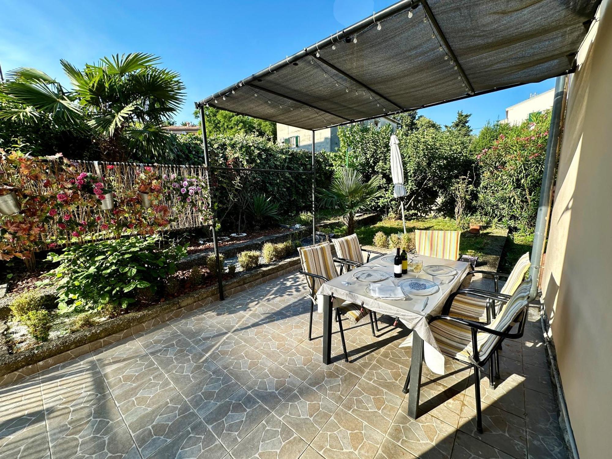 Cute Apartment In Rijeka Near Beach With Parking Exterior photo